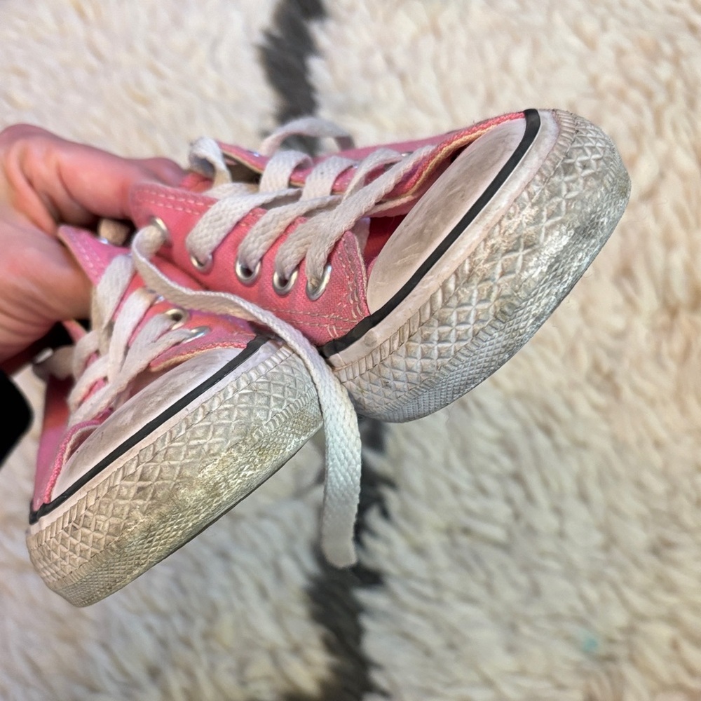 Pink Converse - Picture 12 of 17